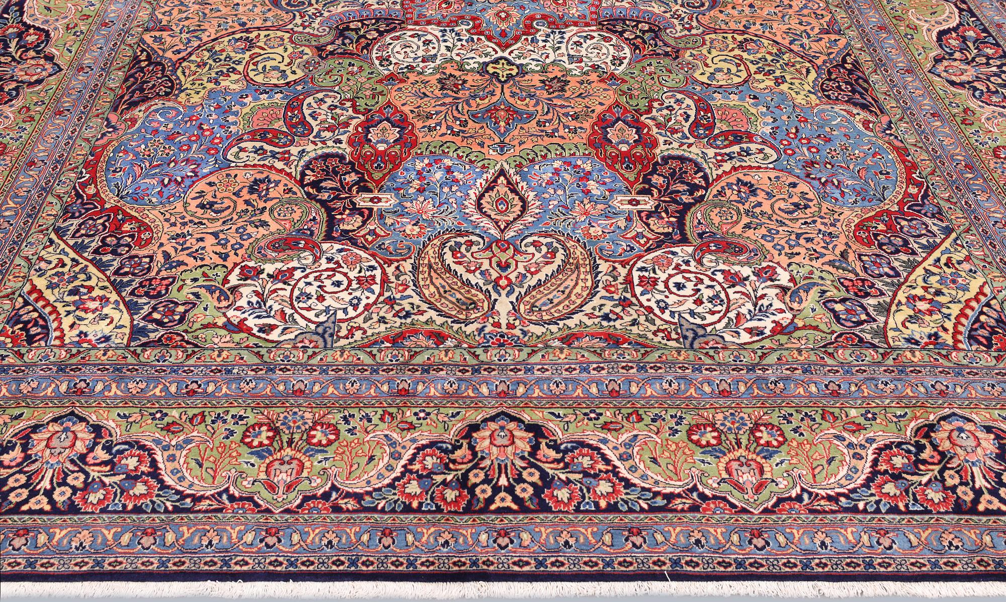 Matta, Keshan, ca 431 x 315 cm.