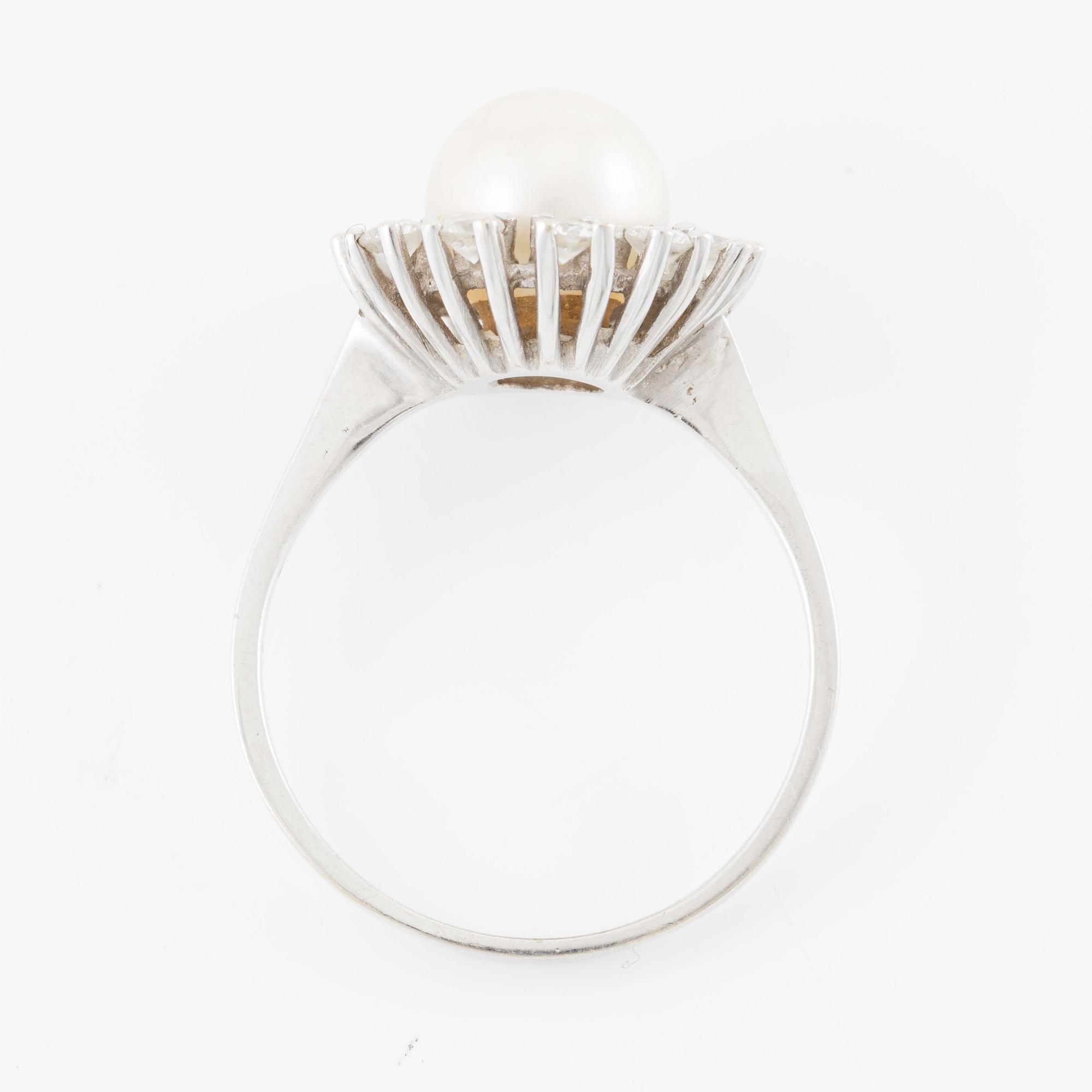 Ring, 18K white gold with a pearl and brilliant-cut diamonds.