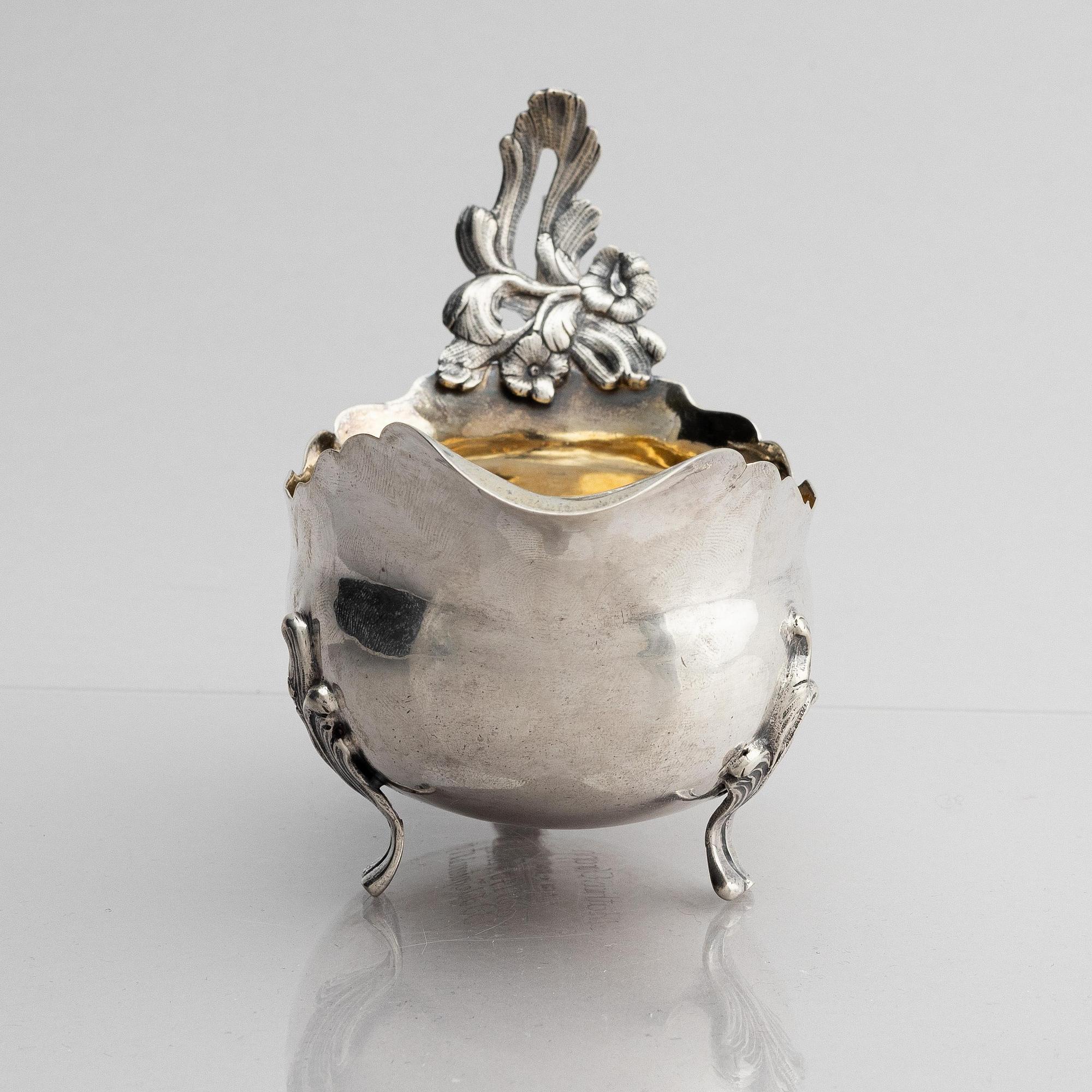 Mikael Hammarberg, gräddsnäcka, silver, (verksam 1758-1789 (90)) Härnösand. Rokoko.