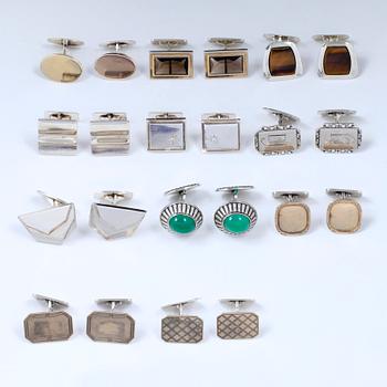 MANSCHETTKNAPPAR, 10 par, silver, bla Rey Urban o Alton, Sthlm, GD&Co, Malmö, 1900-talets andra hälft. Tot vikt 126,5g.