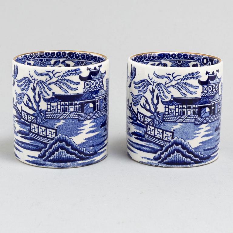 MULBERRY, a Mulberry Picnicbasket with tableware.