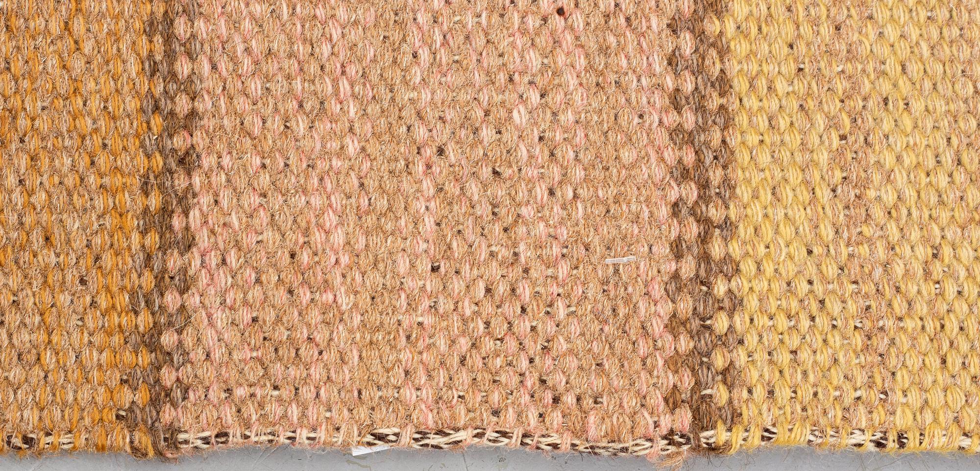 Märta Måås-Fjetterström, matta, "Nöthåret", rölakan, ca 197,5 x 118-119 cm, signerad MMF.