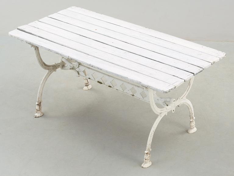 TRÄDGÅRDSBORD, möjligen Byarum, sent 1900-tal.