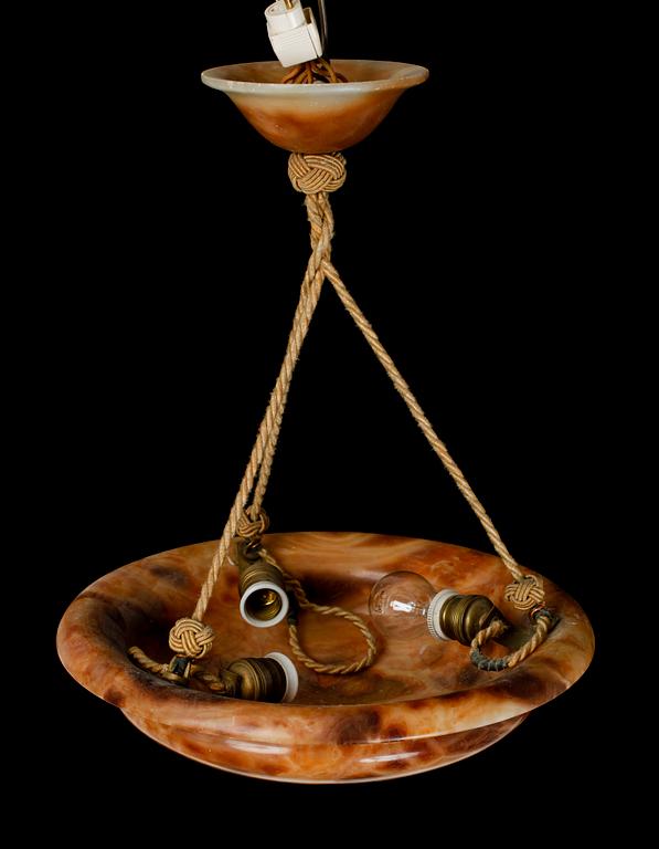 TAKLAMPA, alabaster, tidigt 1900-tal. Höjd 50 cm.