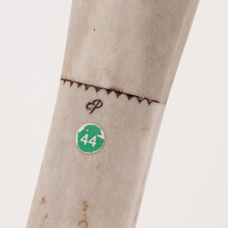 Esse Poggats, helhornskniv, för 1964, signerad.