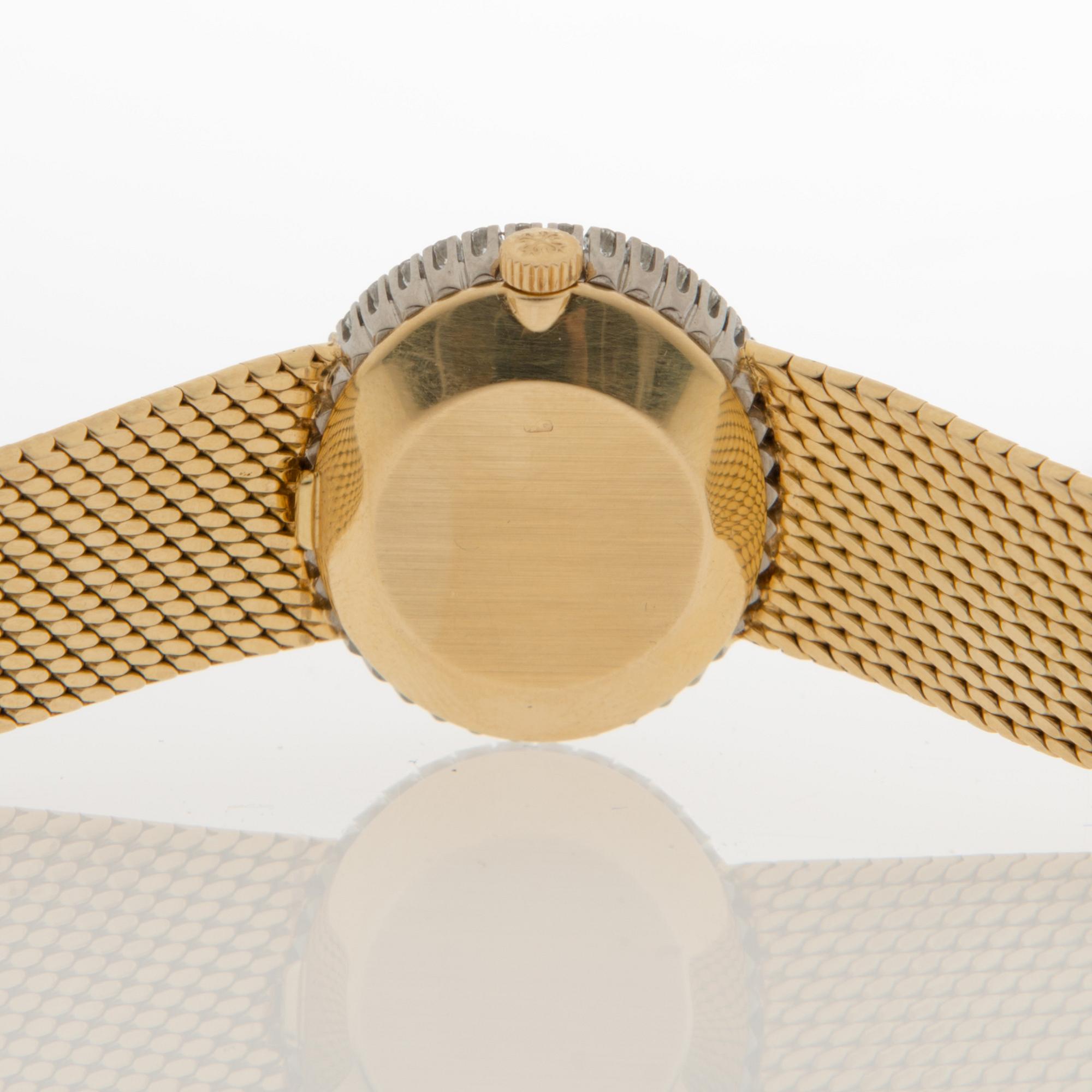 PATEK PHILIPPE, Genève, wrist watch, 21 x 24 mm.