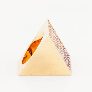 Kristian Nilsson, an 18K gold ring set with round faceted coloured stones, Stockholm 1985.