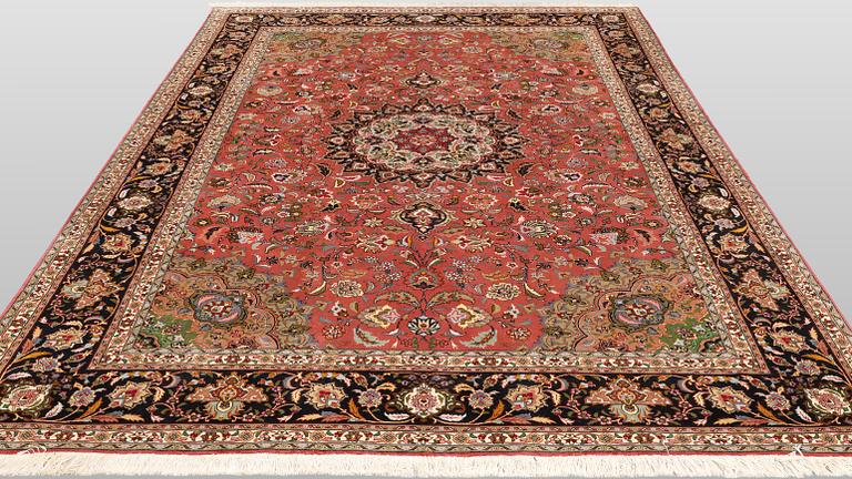 Matta, Täbriz, part silk, 292 x 202 cm.