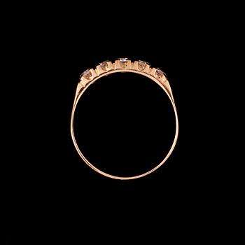 RING, 18K guld, briljantslipade diamanter. Vikt ca 2,3 g.