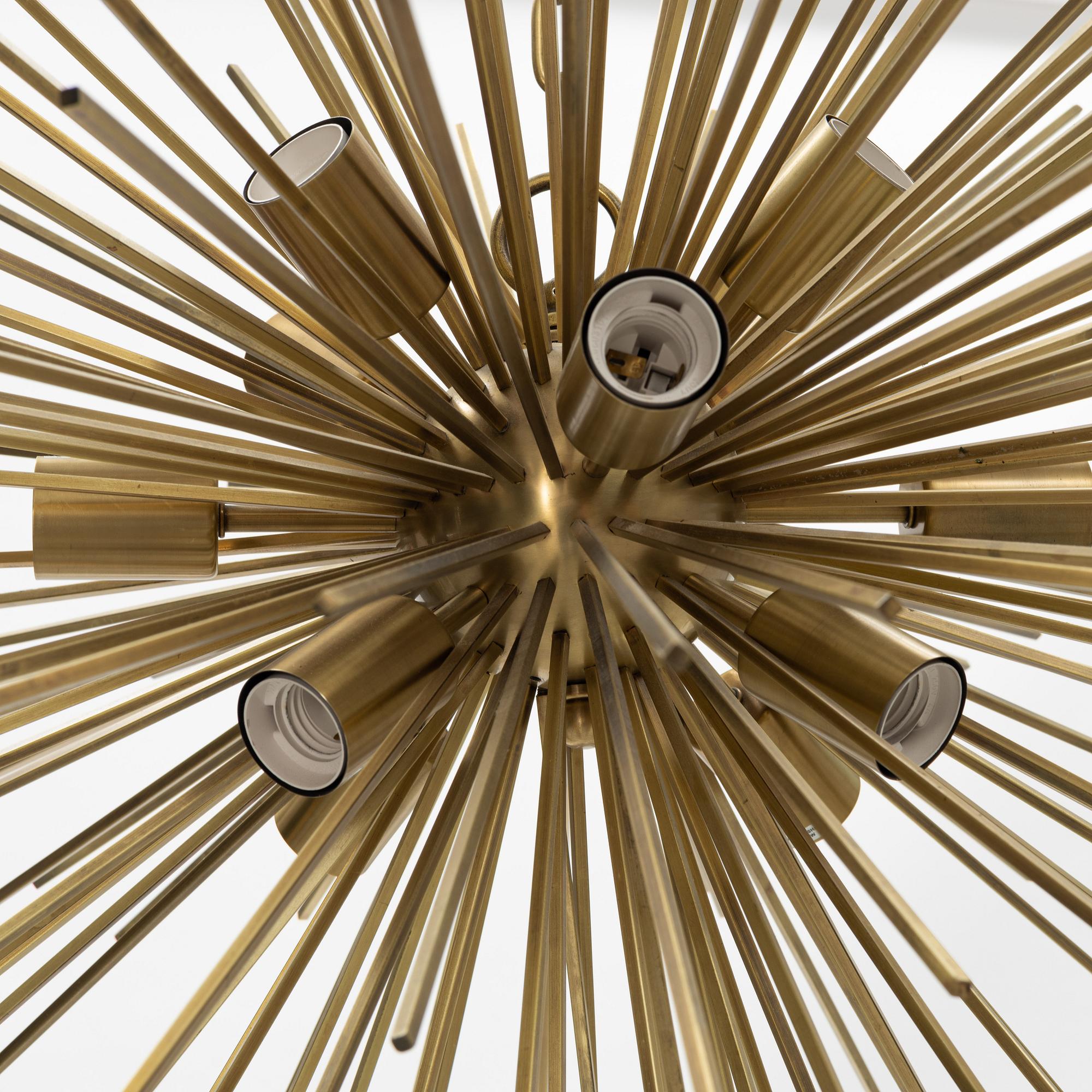 A contemporary 'Boivin' pendant lamp from Eichholtz.