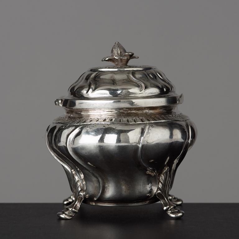 SOCKERSKRIN, av Johan Andersson Starin, mästare i Stockholm 1723-56, rokoko.