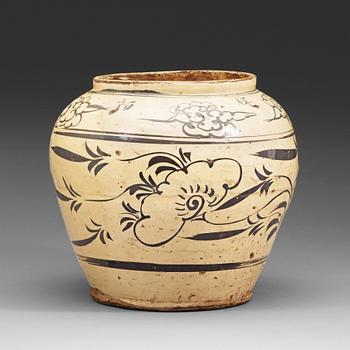 487. A Cizhou or Cizhou-type ware wine jar, Song/Yuan dynasty (960-1368).