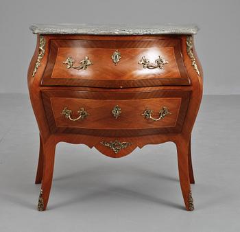 BYRÅ, rokokostil, 1900-tal.