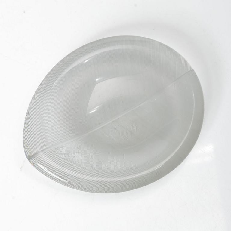 Tapio Wirkkala, Plate, “Lehti”, and bowl, Iittala.