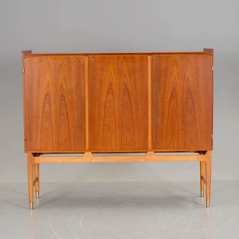 SIDEBOARD / SKÅP, 1900-talets mitt.