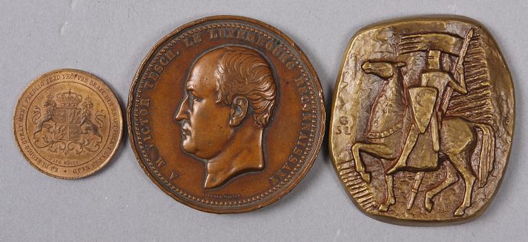 MINNESMYNT, 3 st, bla brons, Sverige resp Luxemburg 1858-1961.