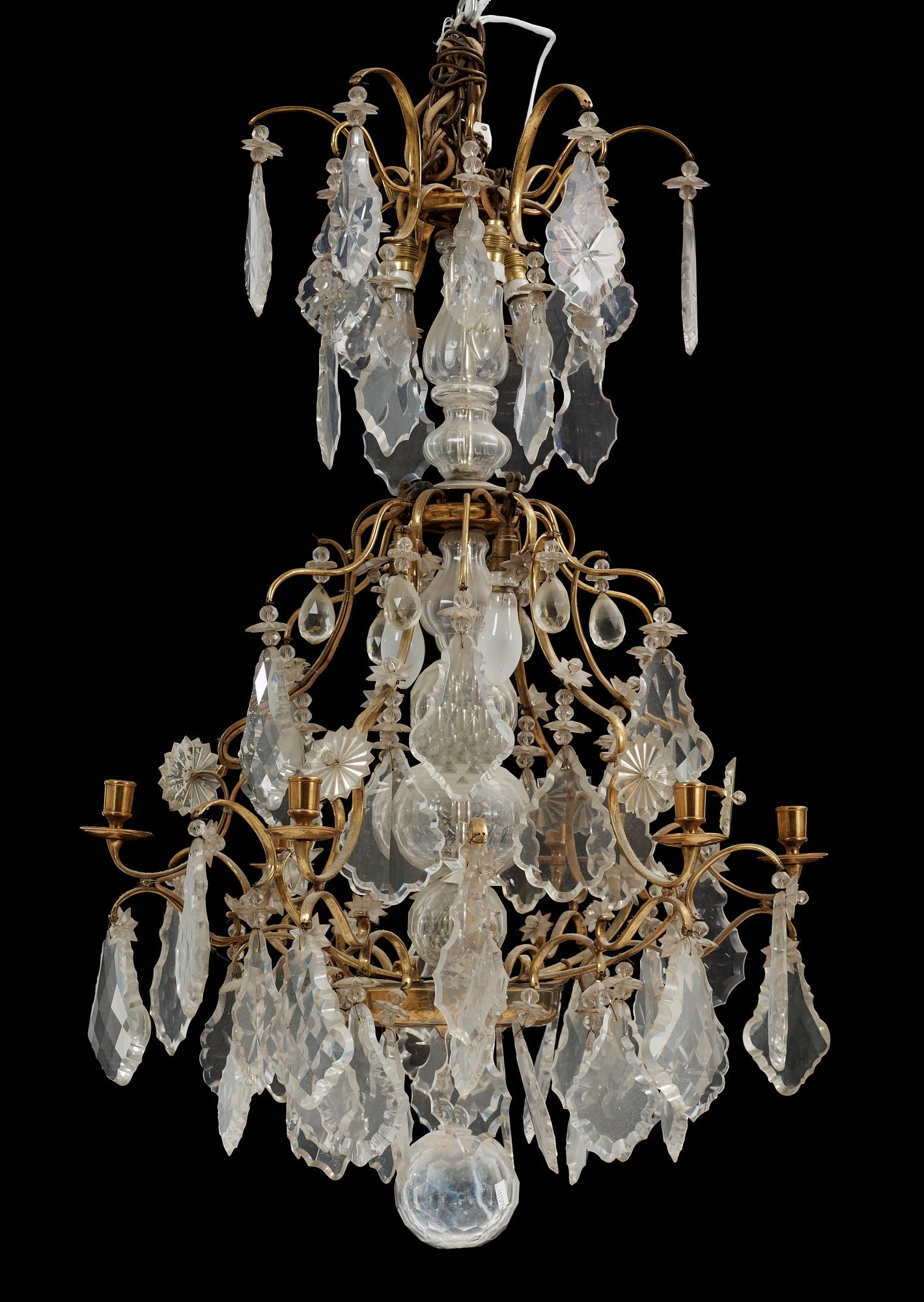 LJUSKRONA, rokokostil, 1900-talets första hälft. Höjd ca 101 cm.