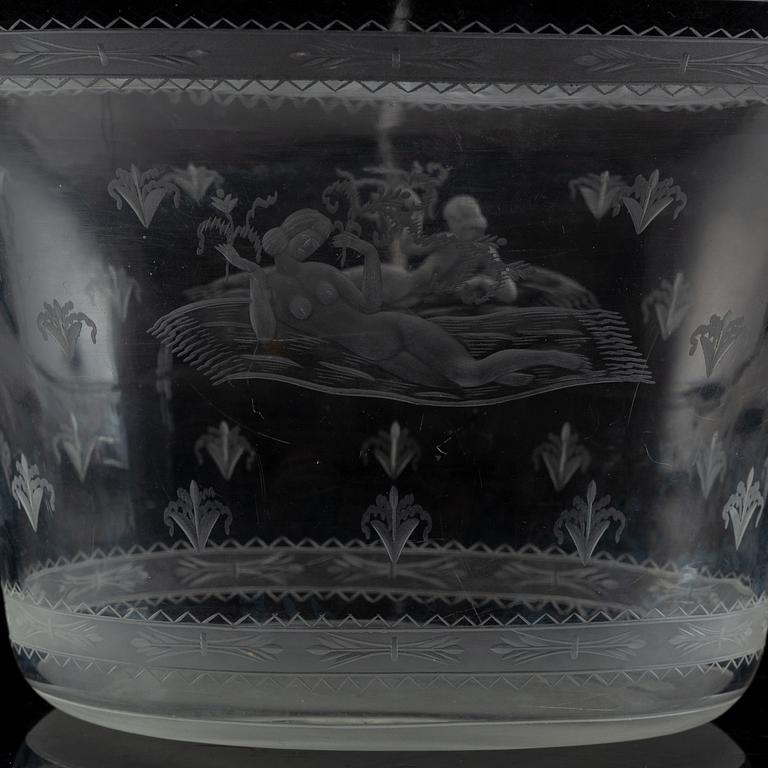 Edward Hald, an engraved glass bowl, Orrefors 1928, model 149.