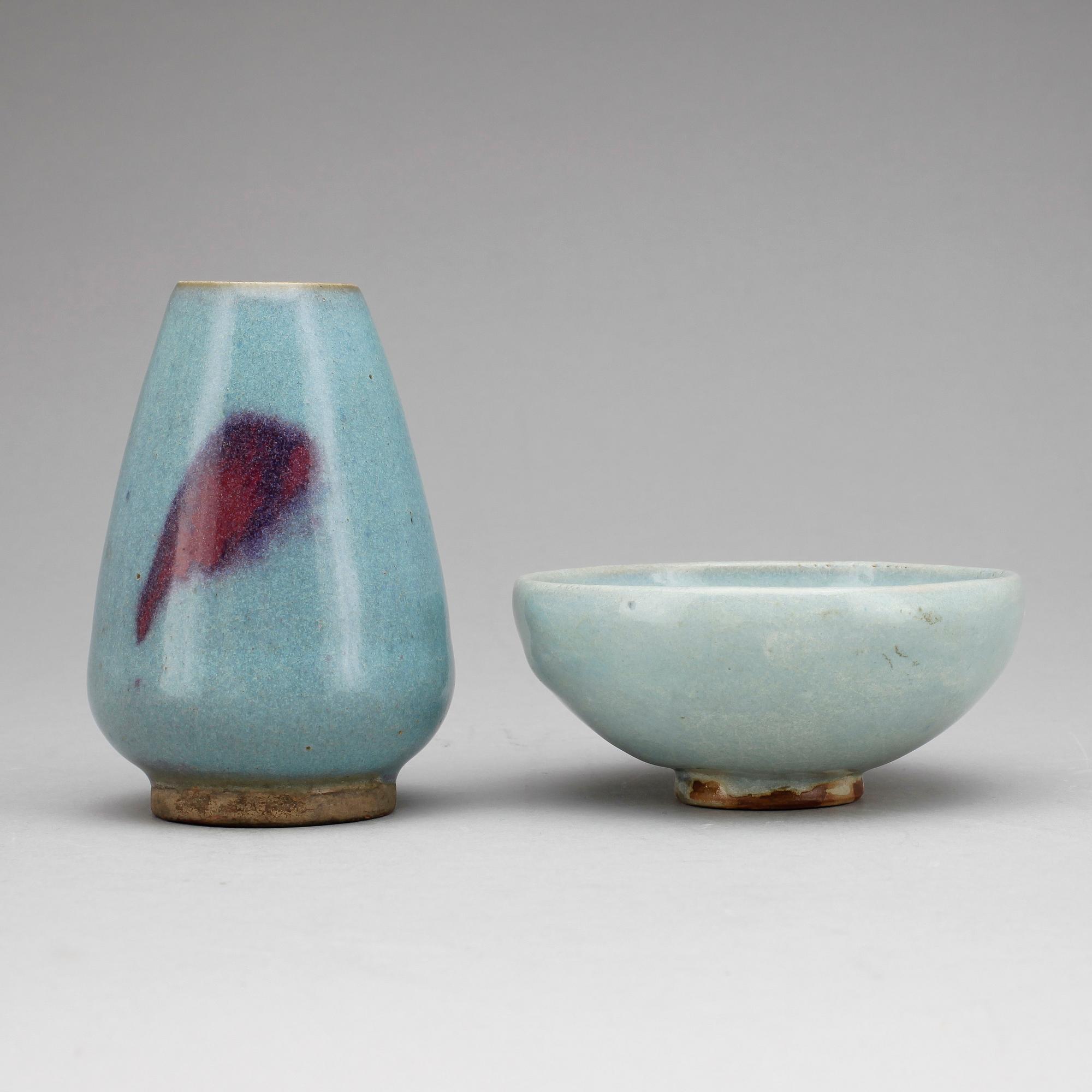 SKÅL samt VAS, keramik. Chün-glasyr stil. 1900-tal.