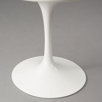 Eero Saarinen, a 'Tulip' dining table, Knoll International, 21st Century.