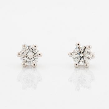 Brilliant-cut diamond earrings.