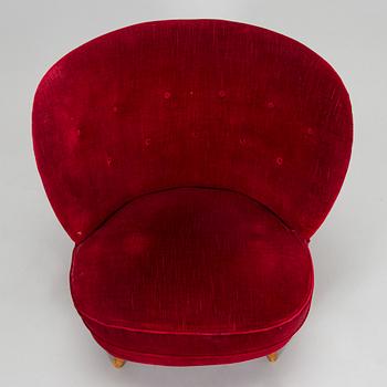 A mid-20th century armchair.