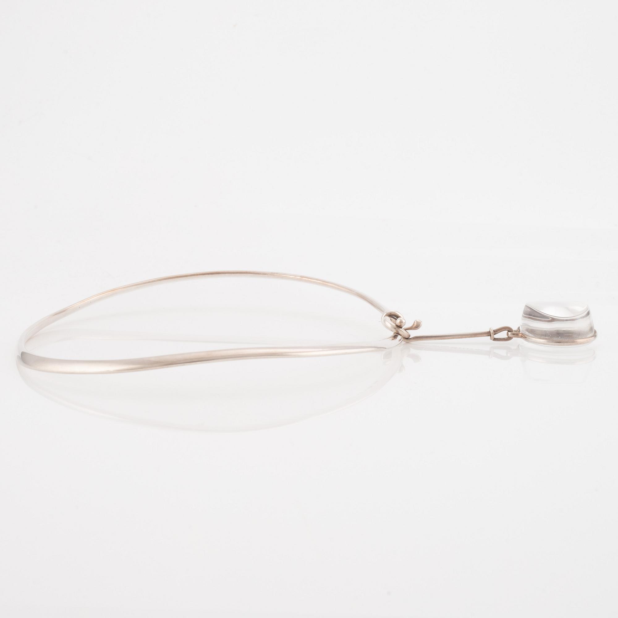 Vivianna Torun Bülow-Hübe, silver necklace with rock crystal. Georg Jensen.