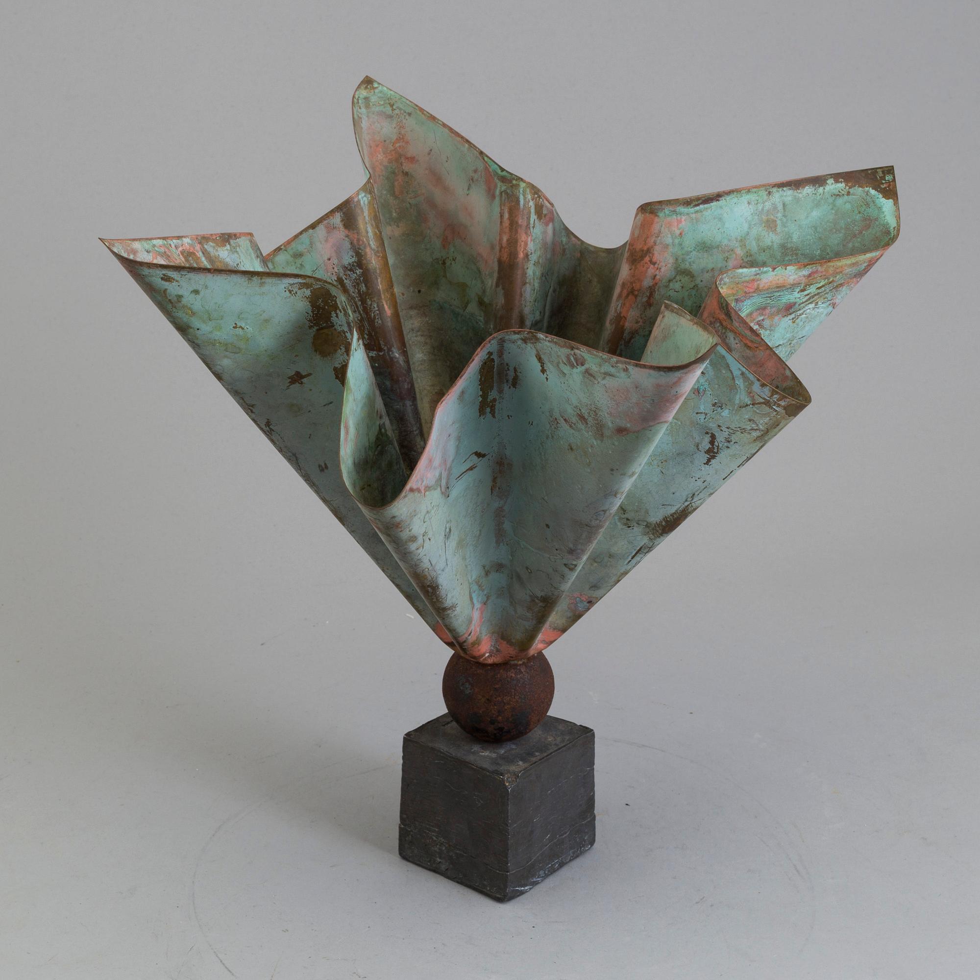 TAGE ANDERSEN, blomkruka, patinerad koppar, Danmark, 1980/90-tal.