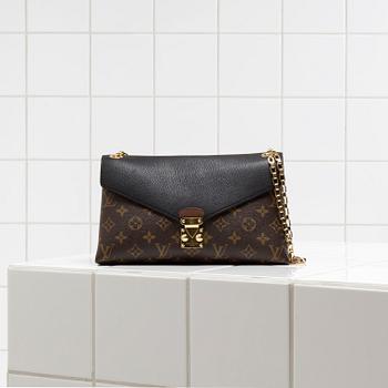 HANDBAG, "Pallas Chain", Louis Vuitton.