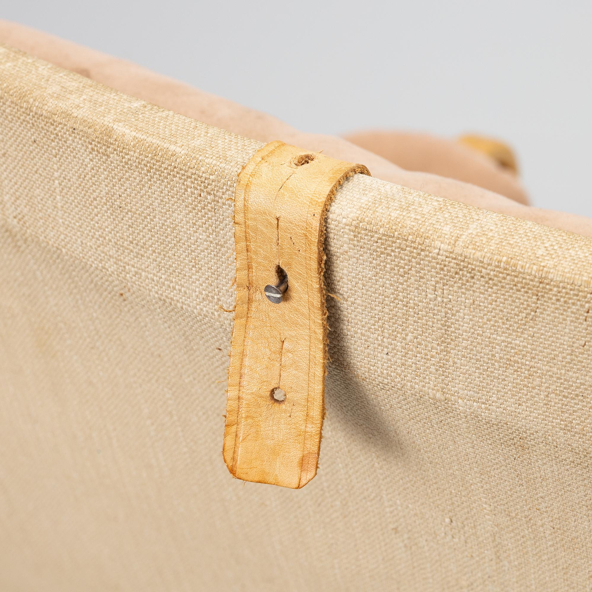 Bruno Mathsson, fåtöljer, ett par, med en fotpall, "Pernilla", DUX.