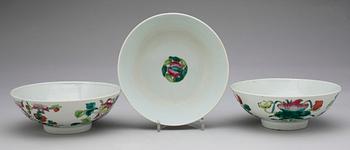SKÅLFAT, 3 st, porslin, Kina, sen Qing, 1800/1900-tal.