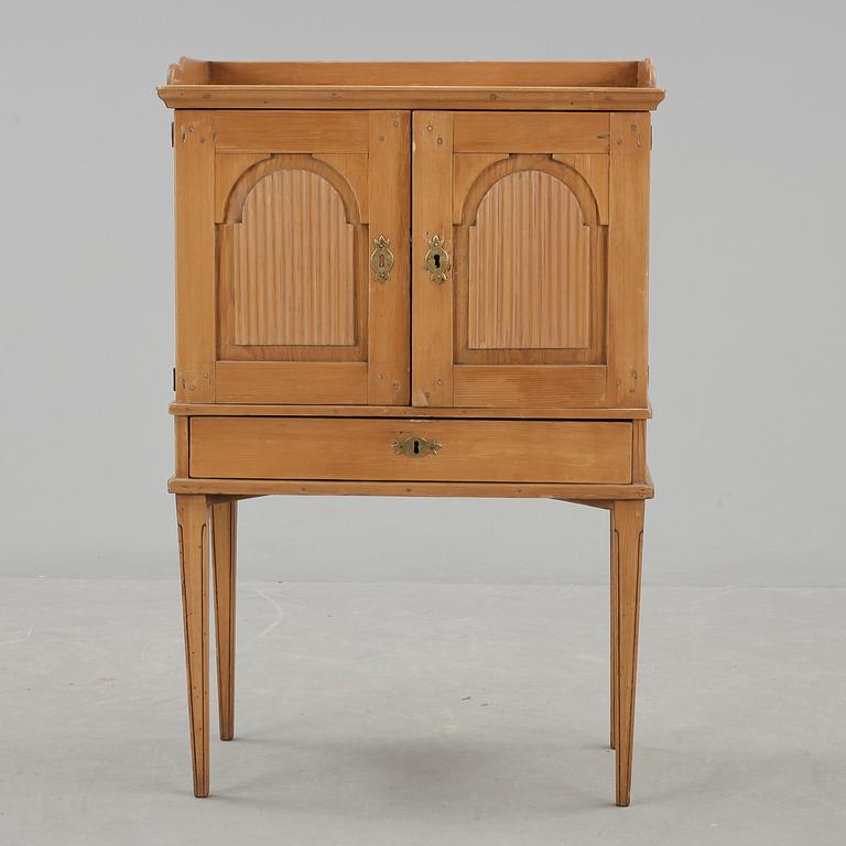 POTTSKÅP, 1800-tal.