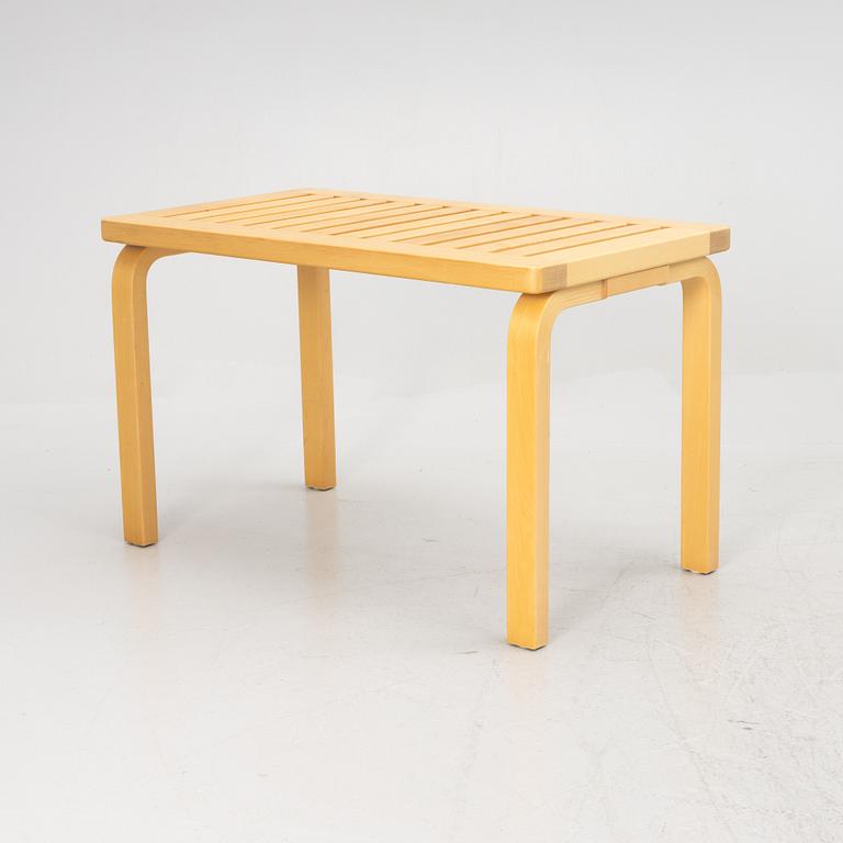 Alvar Aalto, a model 153A bench, Artek, 2002.