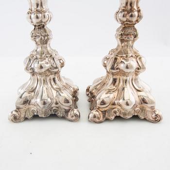 Ljusstakar ett par Barock-stil nysilver 1900-talets första hälft.