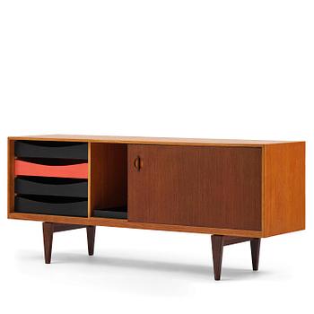30. Erik Wørts, sideboard, Kjellerup Møbelfabrik, Danmark, 1960-tal.
