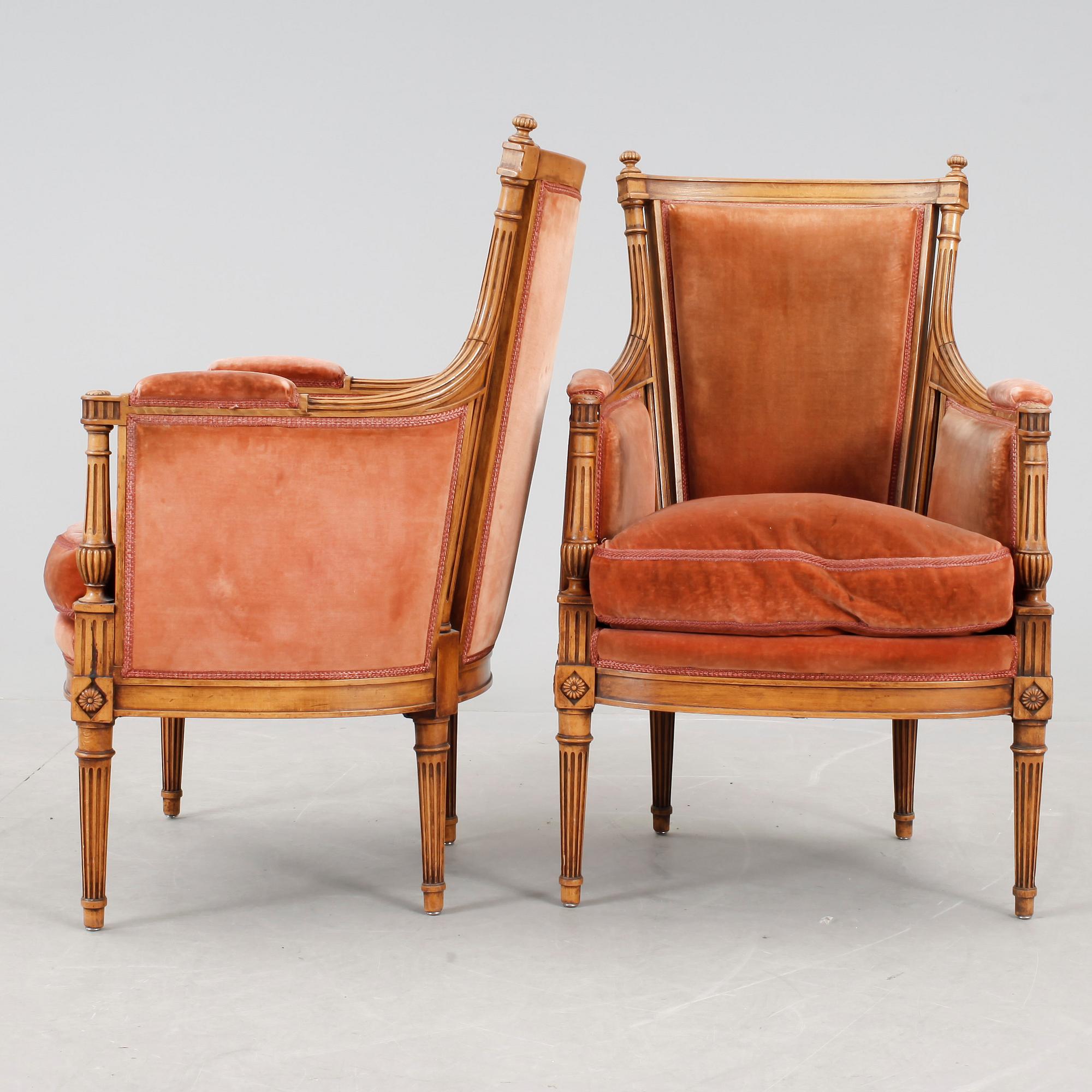 KARMSTOLAR, ett par, Louis XVI-stil, omkring sekelskiftet 1900.