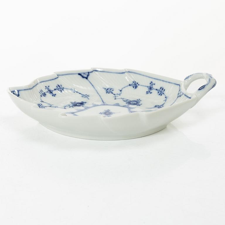 Royal Copenhagen, Six Leaf-shaped 'Musselmalet' dishes, Denmark, 20th century.