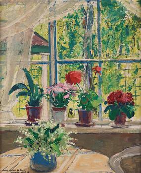 708. Olle Hjortzberg, Flowers on the window sill.