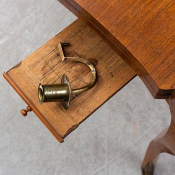 A Rococo/Rococo-style game table.