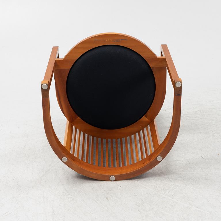 Frank Lloyd Wright, karmstol, modellnummer 606 "Barrel", Cassina, formgiven 1937.