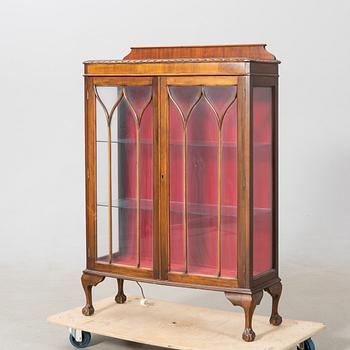 Vitrinskåp 1920/30-tal.