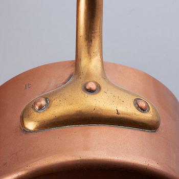 6 saucepans, copper,