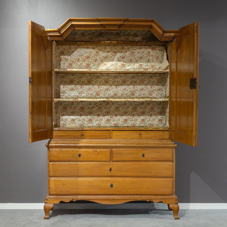A mid 18th Century oak cabinet.