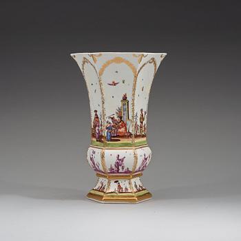 A Meissen Augustus Rex Chinoiserie vase, 1720's.