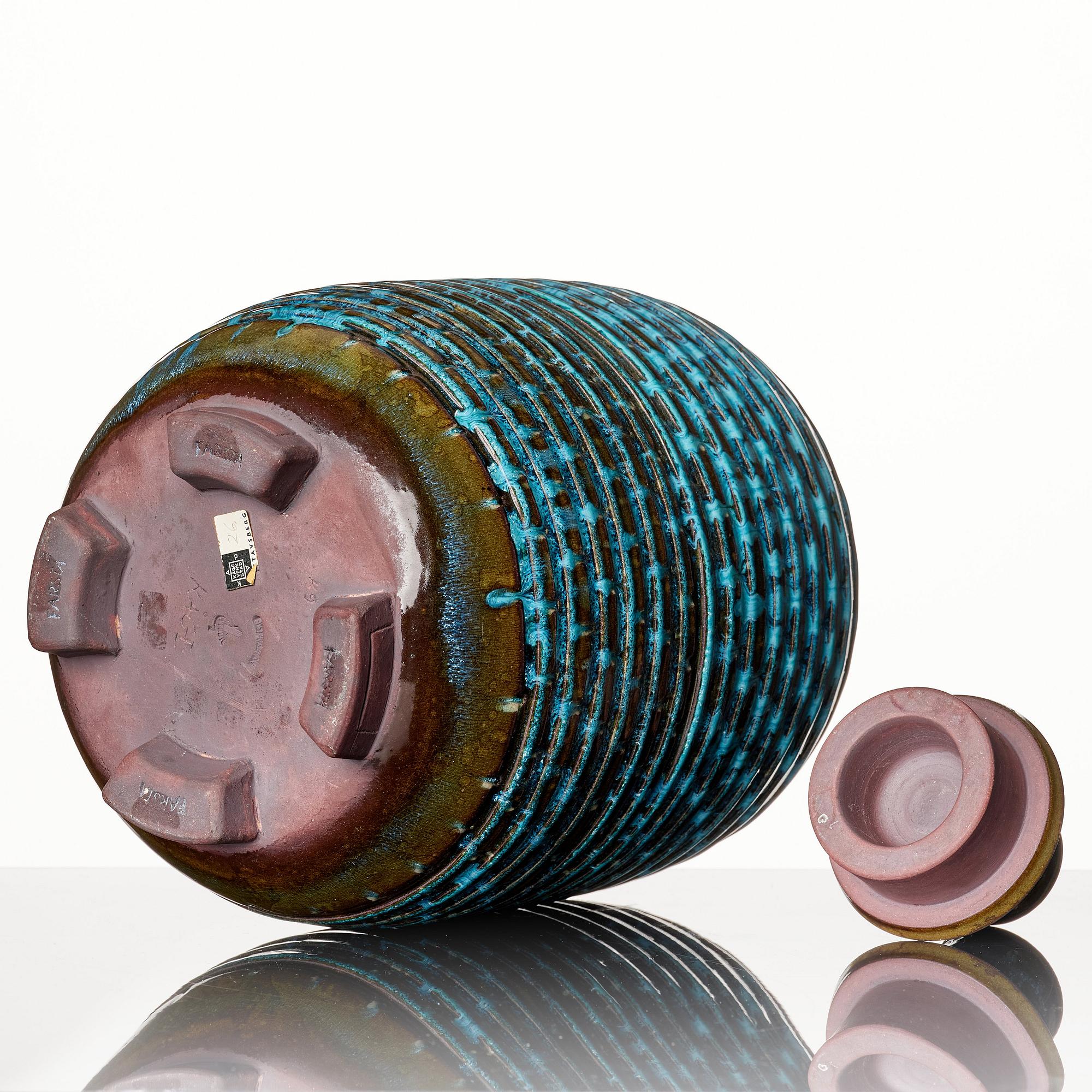 Wilhelm Kåge, a large 'Farsta' stoneware urn with cover, Gustavsberg studio, Sweden 1960.