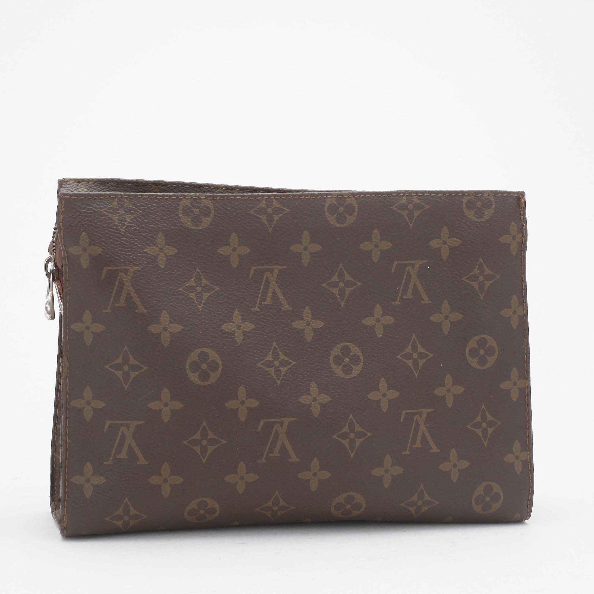 NECESSÄR, Louis Vuitton.