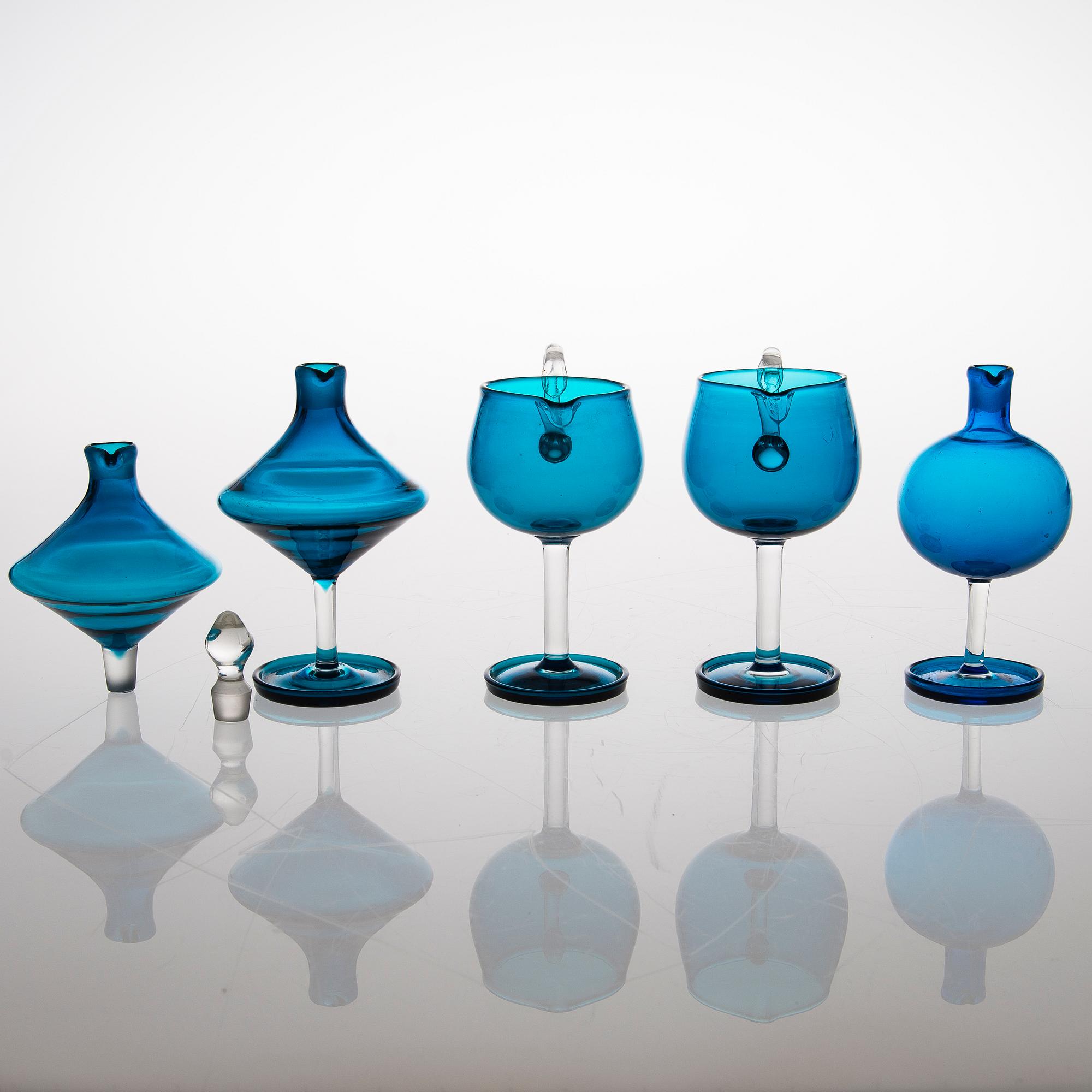 A 25 piece 'Harlekiini' glasswear for Riihimäki Glass, Finland.