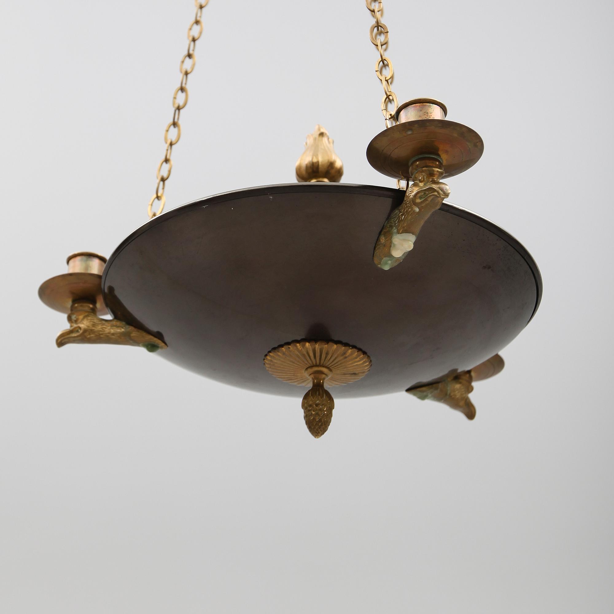 TAKAMPEL, empirestil, 1900-talets första hälft. Höjd ca 90 cm.