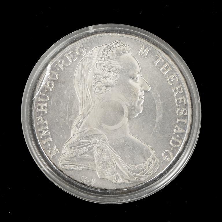 MYNT/HÄNGE, 1+1 st, silver Maria Theresia, Österrike 1780 samt modern tillverkning..