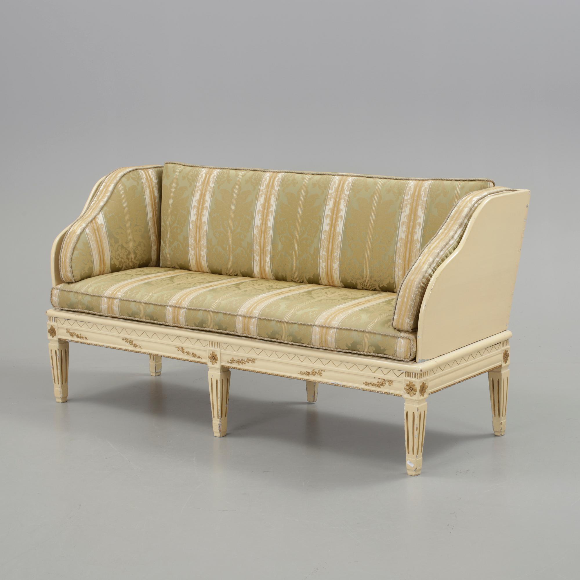 TRÅGSOFFA, sengustaviansk, 1800-tal.